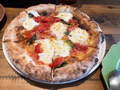 ピザとイカ墨パスタ☆